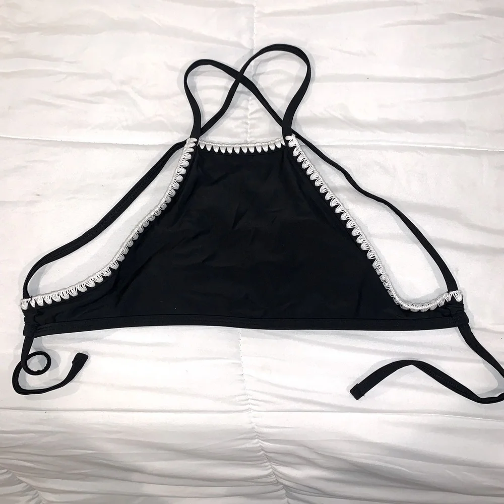 Aerie black and white bikini top size XS